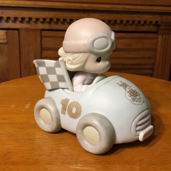 Precious Moments Figurine -Ten Years & Still Going - Picture 2 of 9